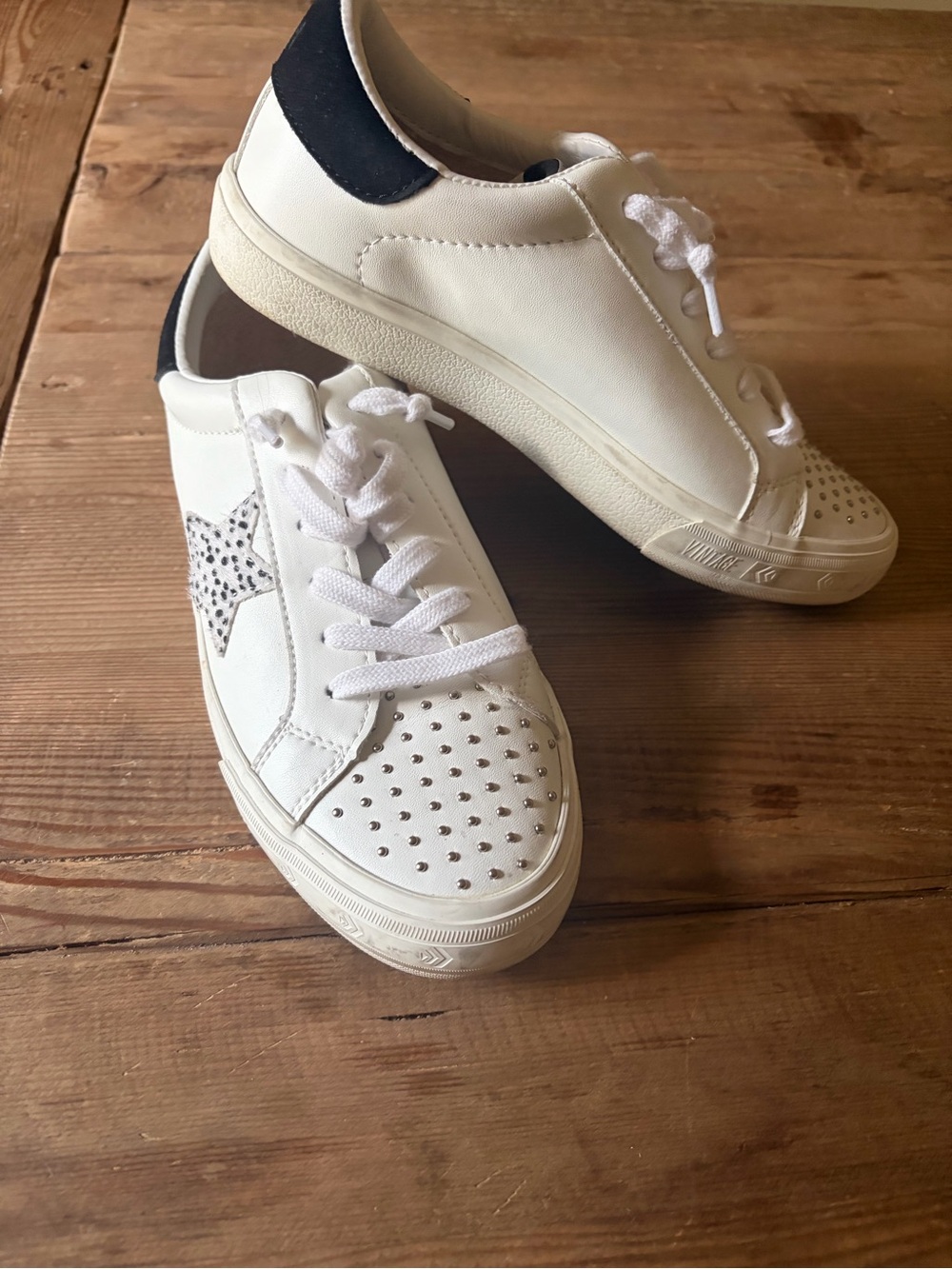 Vintage Havana Women's Casual Star Accent Sneakers size